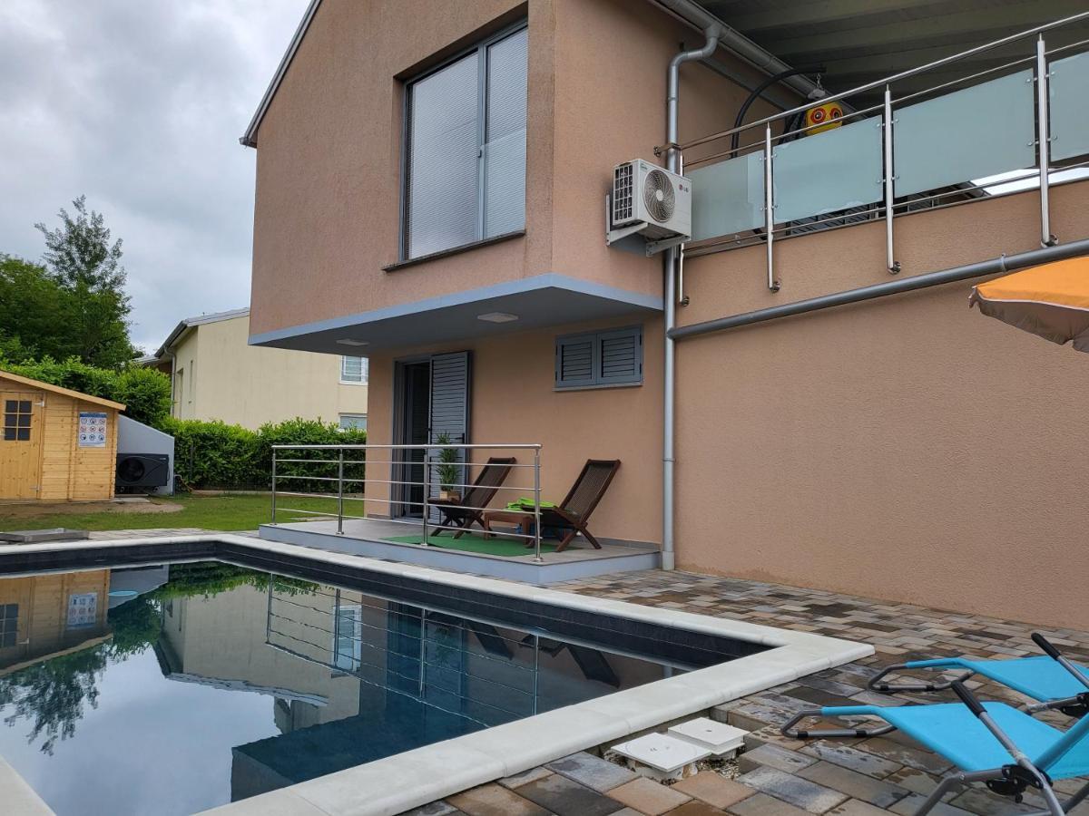 Villa Dambo Mit Pool , 4 Sterne Grkavescak Exteriör bild