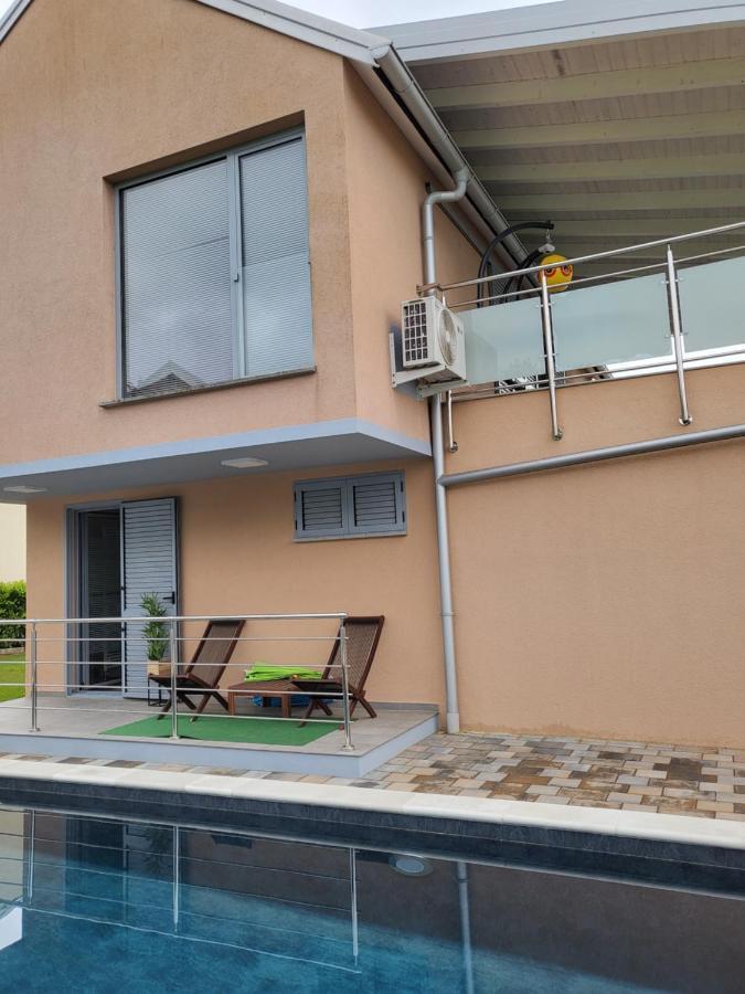 Villa Dambo Mit Pool , 4 Sterne Grkavescak Exteriör bild